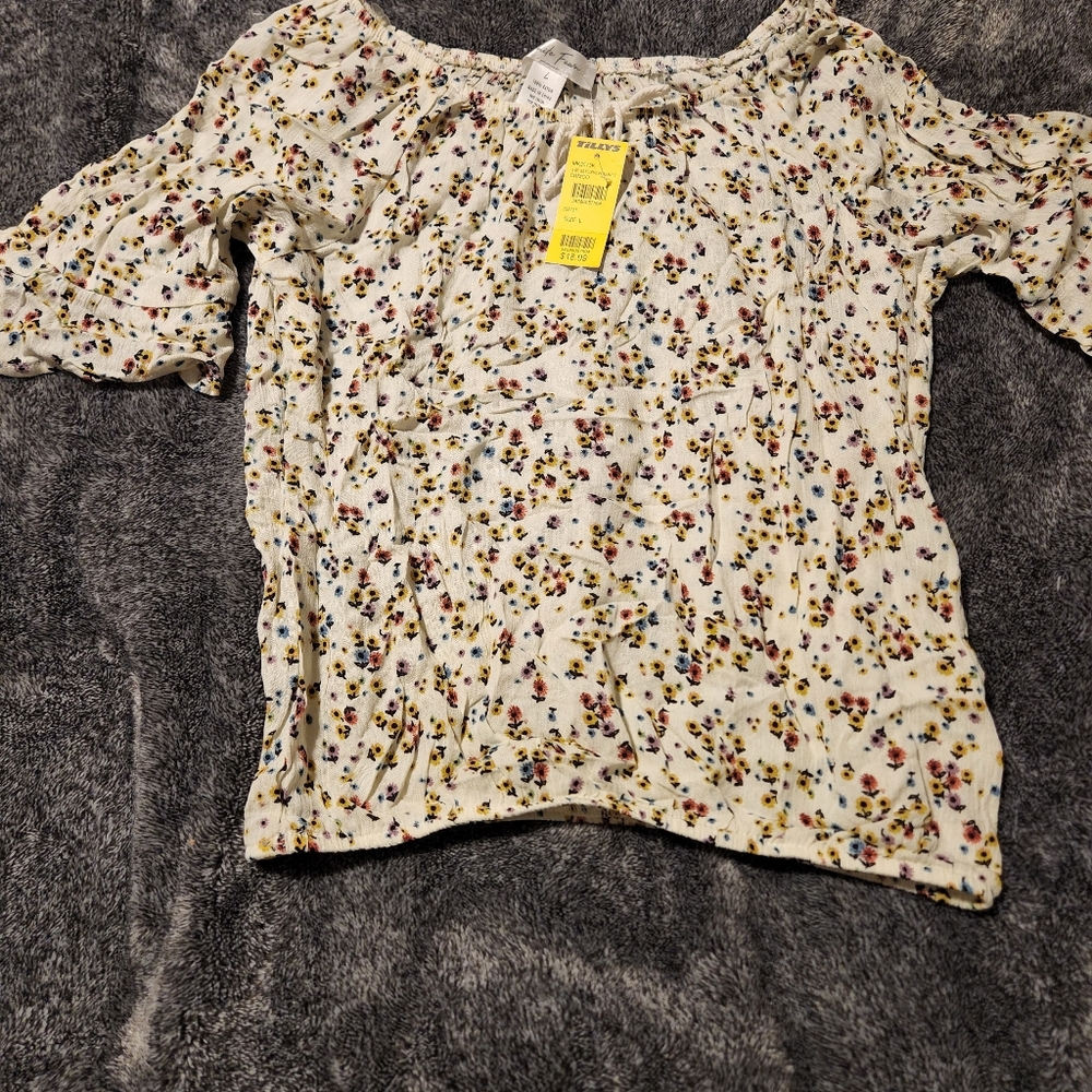 White Fawn floral girls top with elastic waist size L